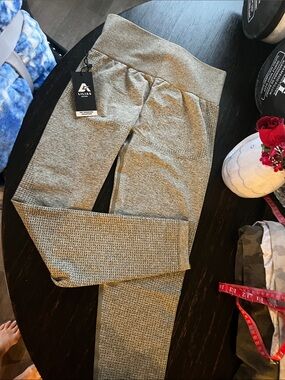 Lilias Heather Gray Active Leggings